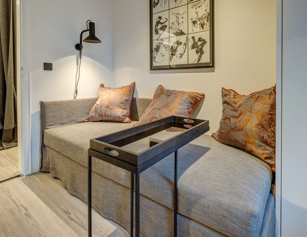 Elegant & stylish 2.5-room apartment in Schwabing - Photo 1