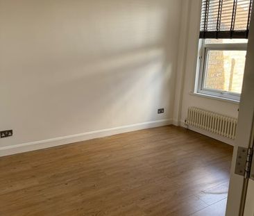 4 Bed Terraced House, Highworth Road, N11 - Photo 4