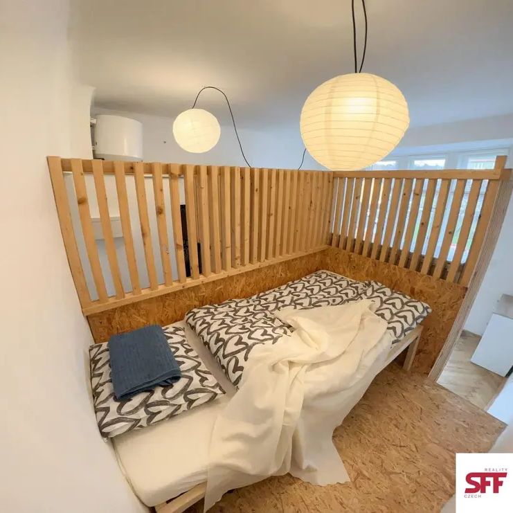 Pěkný vybavený byt 1+kk k pronájmu Za Pohořelcem Praha 6 - Photo 1