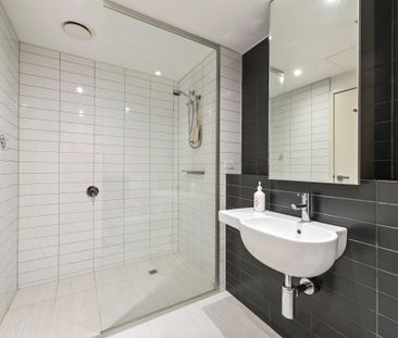 Spacious living with Sparkling Views! - Photo 6