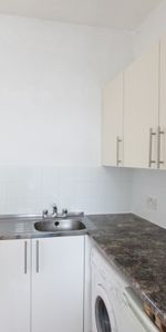 1 Bed Flat - Bonchurch Road, Brighton - £775.00PCM - Photo 4