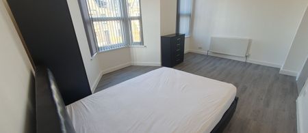 32 (7-BED) Kings Road, Canton, Cardiff, CF11 9DA - Photo 5