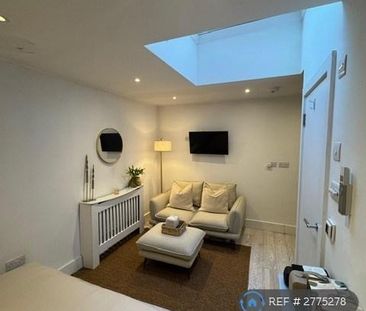 Studio to rent - Photo 4