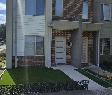 “Charming 2 Bedroom Townhouse in a Prime Location” - Photo 1