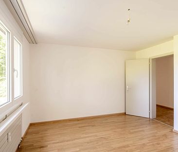 Therwil an ruhiger Lage - helle und gemütliche 4.5-Zimmerwohnung im 1.OG - Foto 1