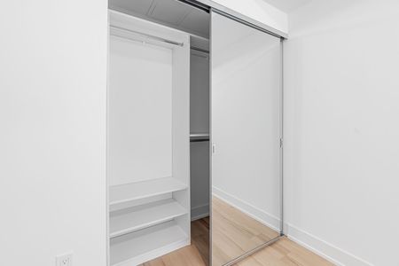 For Lease - 333 Sunseeker Avenue Unit# 137, Innisfil, Ontario - Photo 3