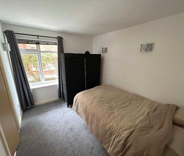 2 bedroom ground floor flat to rent - Photo 3