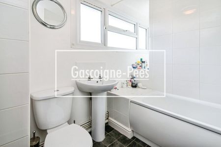 Basingstoke, RG21 - Photo 5