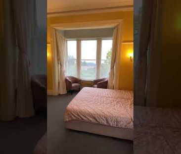 Spacious Fully Furnished Self Contained Apartment - Photo 4