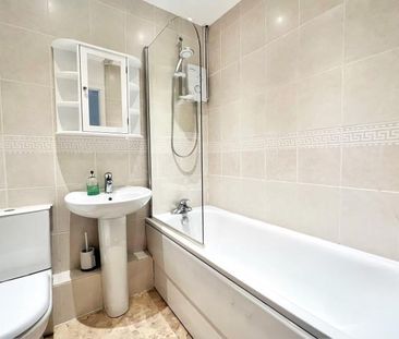 2 bedroom end of terrace house to rent - Photo 5