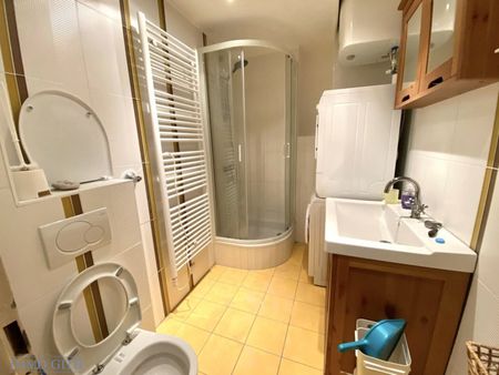 SEHR HELLE, NEU AUSGEMALTE 72m2-WOHNUNG MIT LIFT IN HAUPTBAHNHOFSNÄHE PROVISIONSFREI ZU MIETEN! - Photo 2