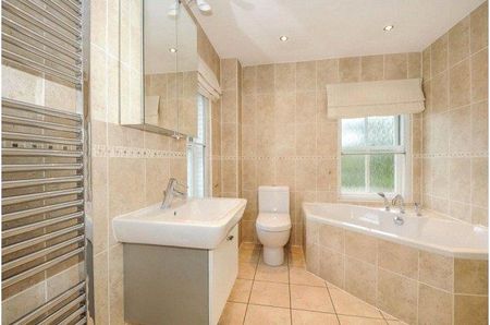 5 bedroom detached house to rent - Photo 5