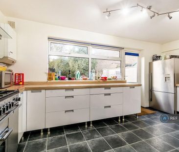 1 bedroom in a house share to rent - Photo 6