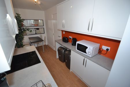 3 bed flat to rent in Cogan Terrace, Cathays, CF24 - Photo 5