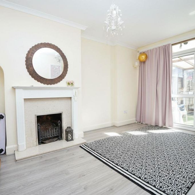 3 bedroom semi-detached house to rent - Photo 1