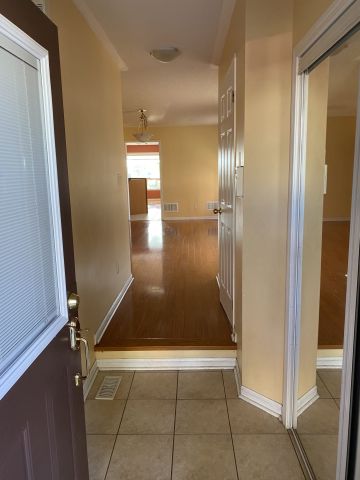 For Lease - 72 Coachlight Crescent, Brampton, Ontario - Photo 3