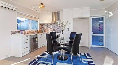 New Lynn 3 Bedroom House Available for Rent - Photo 3