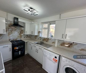 2 bedroom semi-detached house to rent - Photo 6