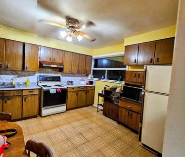 For Lease - 898 Kennedy Road Unit# Main Room, Toronto, Ontario - Photo 2