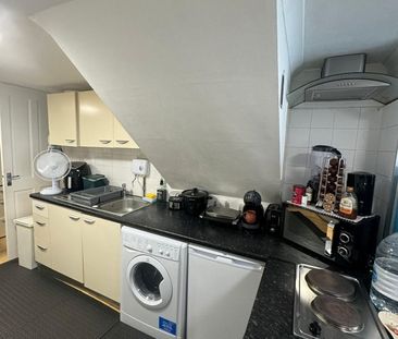 Studio Flat, Burnley Road, NW10 - Photo 4