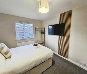 3 bedroom semi-detached house to rent - Photo 5