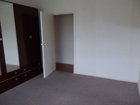 28 Glencara Street, Avondale Heights VIC 3034 - Photo 2