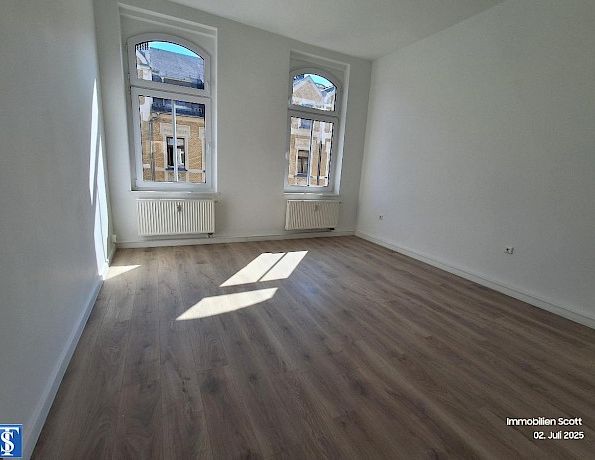 Neu renovierte 4-Zimmer-Wohnung mit Balkon am Stadtrand von Plauen! - Foto 1