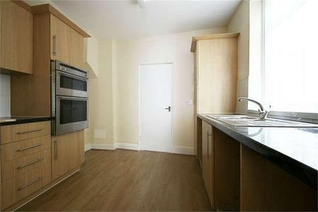 Montagu Road, London, N18 - Photo 4