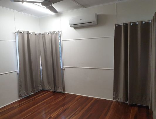 Charming Family Home in the Heart of Pimlico! - Photo 1