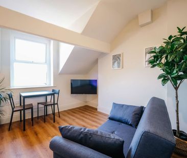 Modern second floor apartment situated next to Lancaster Castle - Photo 6