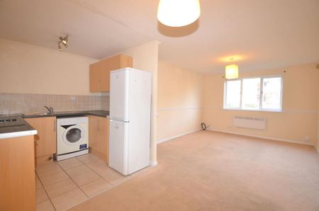 1 bedroom flat to rent - Photo 2