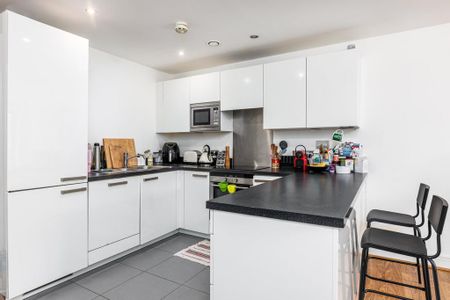 2 bedroom flat to rent - Photo 5