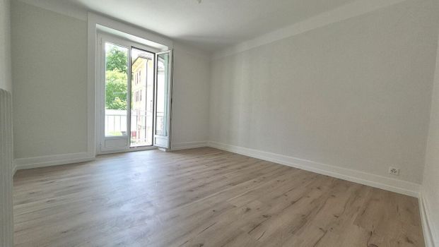 Rénové ! Appartement de 4 pièces au Locle avec balcon - Photo 1