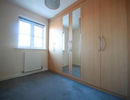 5 Bedroom Detached To Let - Photo 4