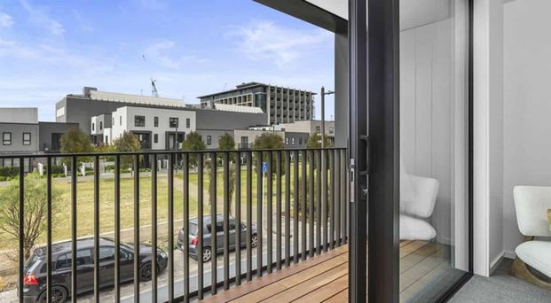 Luxurious Urban Escape - Photo 1