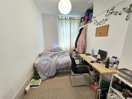 4 bedroom apartment to rent - Photo 3