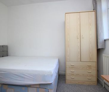 1 bedroom in a house share to rent - Photo 6