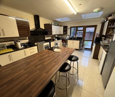 House share to rent - Photo 2