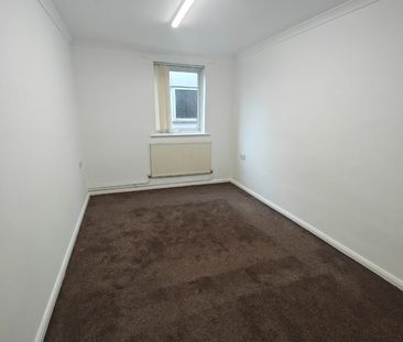 1 Bed Flat, Tyrell Court, SO18 - Photo 4