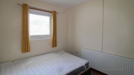 2 bedroom bungalow to rent - Photo 3
