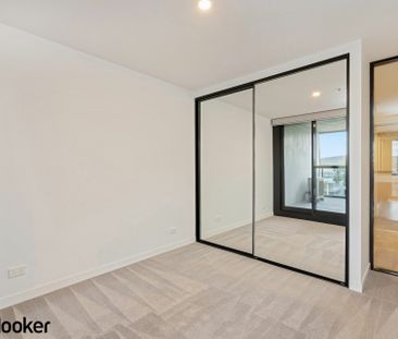 Charming Apartment in the Heart of Braddon - Photo 3