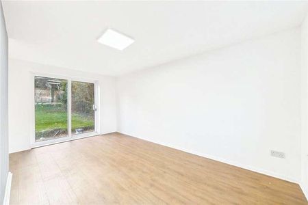 Glebe Road, Purley On Thames, Reading, Berkshire, RG8 - Photo 2