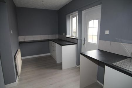 2 bedroom terraced house to rent - Photo 5