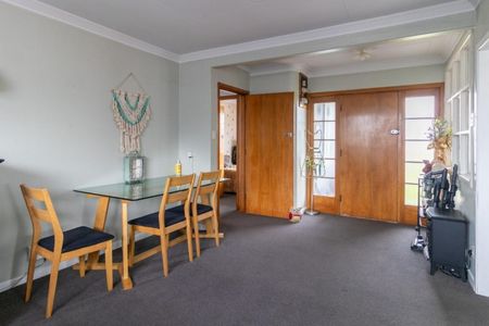 Great Family Home on O’Hara - Photo 2