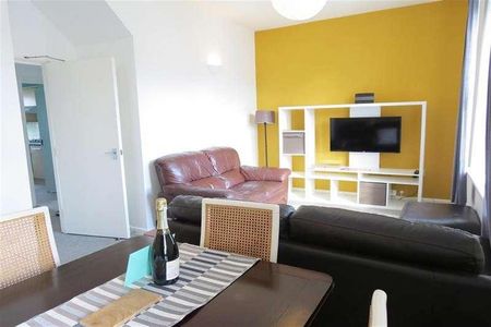 Bedroom First Floor Flat In Bournemouth, BH3 - Photo 4