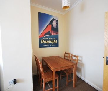 3 Bed - Doncaster Road, Sandyford - Photo 2