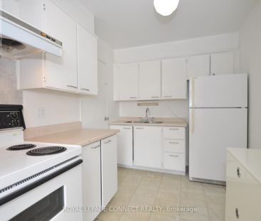 #407 - 5 Parkway Forest Drive – Toronto C15, Ontario - Photo 3