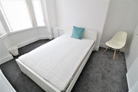 3 bedroom terraced house to rent - Photo 3