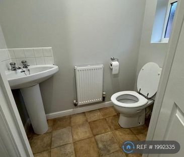 4 bedroom terraced house to rent - Photo 2