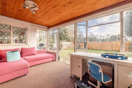 5 bedroom detached house to rent - Photo 2